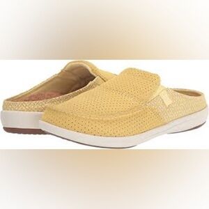 Revitalign siesta suede orthotic‎ slip on shoes size 7B